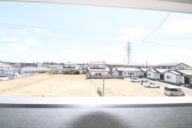郡山市大槻町字林ノ東　　　４号棟　　　開成小学校、郡山第１中学区のバルコニー