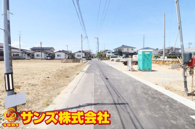 郡山市大槻町字林ノ東　　　４号棟　　　開成小学校、郡山第１中学区の外観|南側前面道路