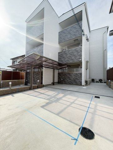 ピレーネ一津屋 の駐車場