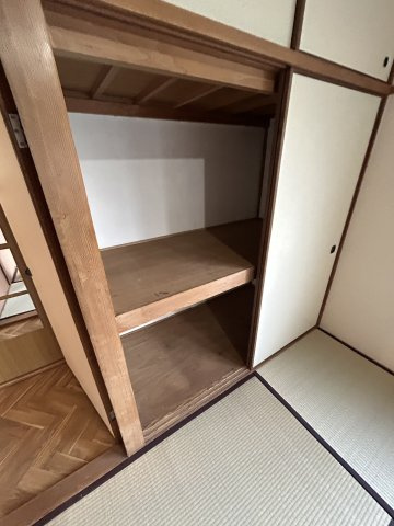 尼崎次屋貸家の収納