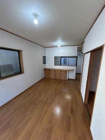 尼崎次屋貸家の居間・リビング