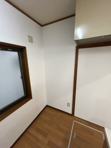 尼崎次屋貸家の内装