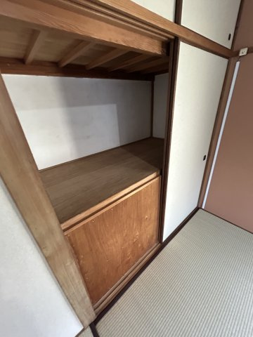 尼崎次屋貸家の収納