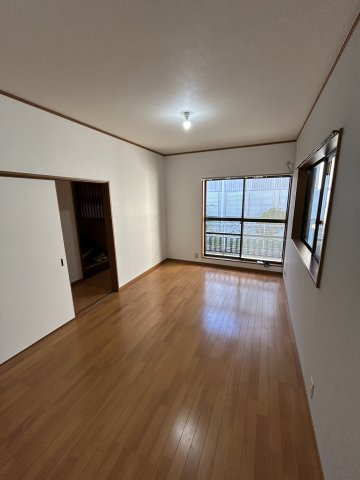尼崎次屋貸家の居間・リビング