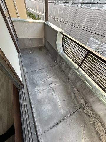 尼崎次屋貸家のバルコニー