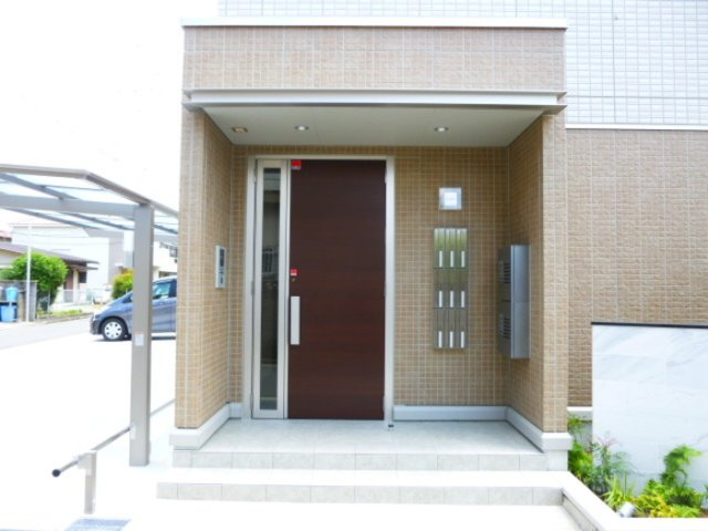LaLuce TYのエントランス