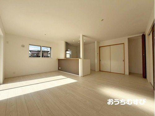 小牧市本庄郷浦第12(全2棟)の居間・リビング