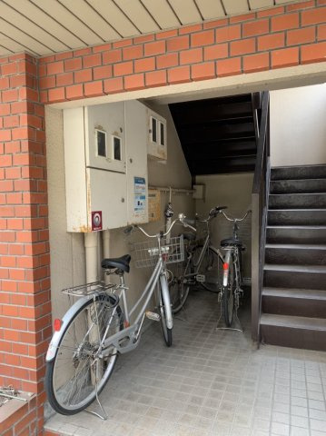大弘元町ハイツのエントランス