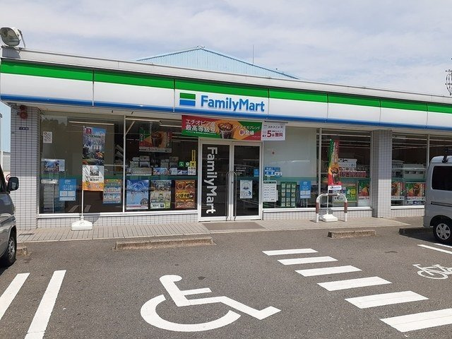 エム・ソーレの周辺|ファミリーマート様まで500m