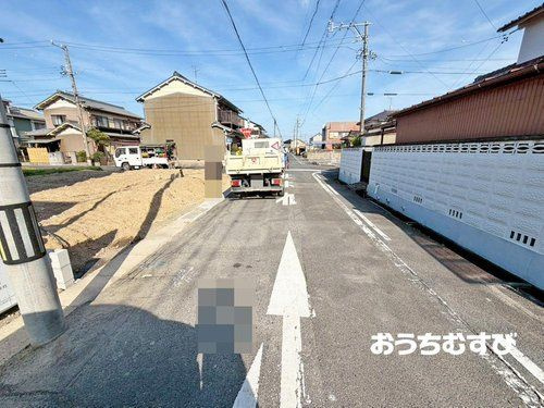 春日井市関田町2期(全1棟)の前面道路含む現地写真