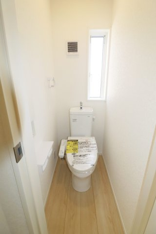 郡山市安積町笹川字高石坊　　　２号棟　　永盛小学校、安積中学区のトイレ|※同社施工例
