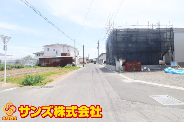 郡山市安積町笹川字高石坊　　　２号棟　　永盛小学校、安積中学区の外観|東側前面道路