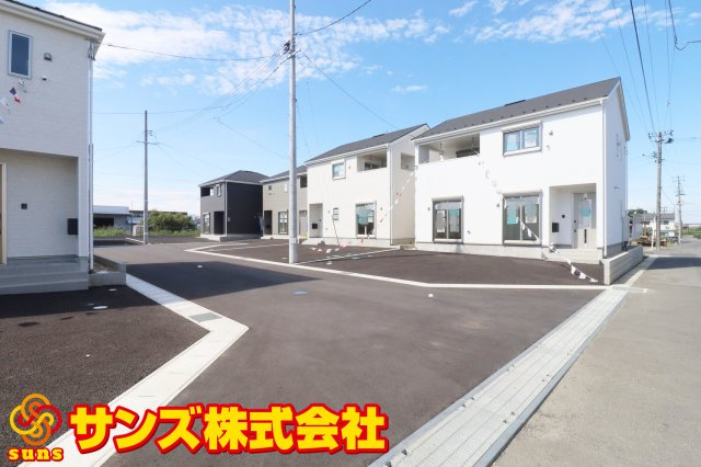 郡山市安積町笹川字高石坊　　　３号棟　　永盛小学校、安積中学区の外観|南側前面道路