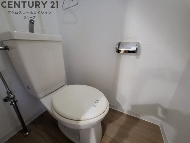 シンプルで掃除のしやすいトイレです！