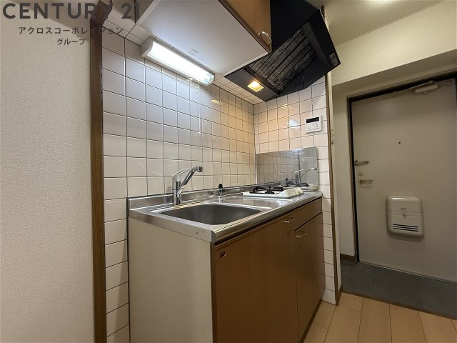 壁付けキッチンでスペースを最大限有効活用できます！