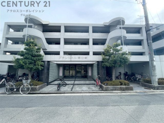 オートロック付きで外部からの出入りが無く安心です