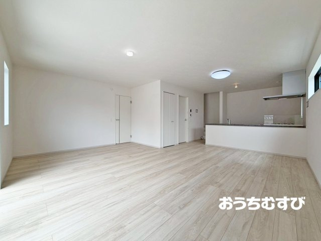 春日井市上条町2期(全2棟)の居間・リビング