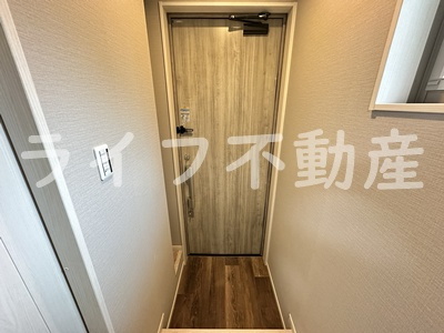 グランハイツウキジマの玄関