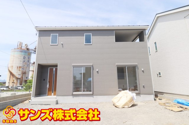 郡山市安積町笹川字高石坊　　　４号棟　　永盛小学校、安積中学区の外観|南側から見た外観♪