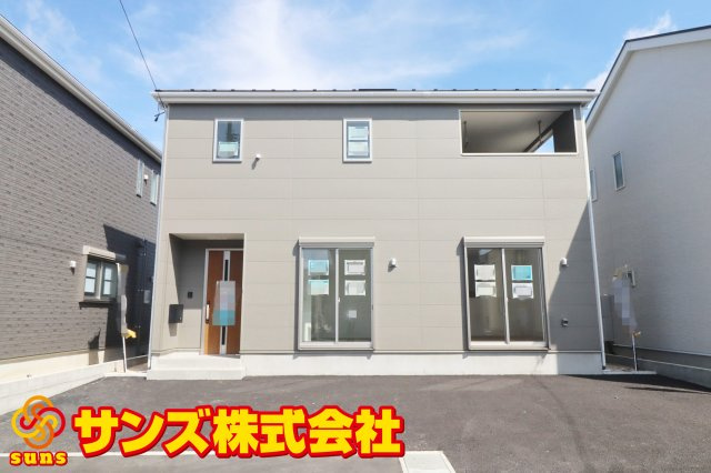 郡山市安積町笹川字高石坊　　　４号棟　　永盛小学校、安積中学区の外観|南側から見た駐車場を含む外観