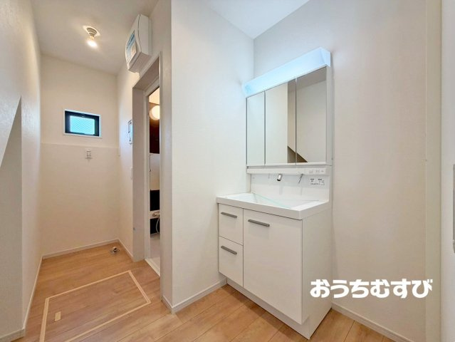 春日井市上条町2期(全2棟)の独立洗面台