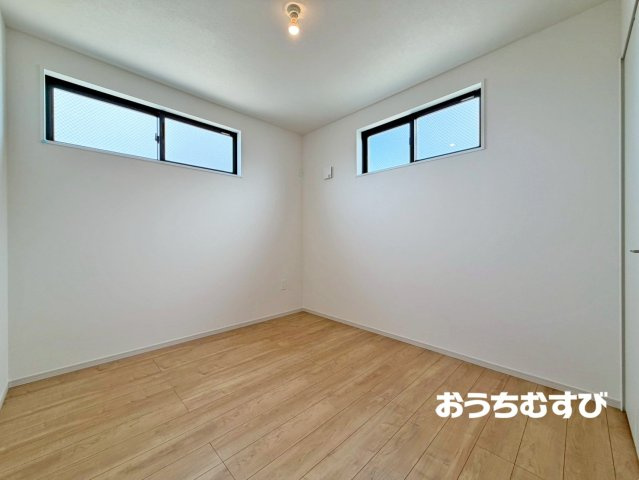 春日井市上条町2期(全2棟)の洋室