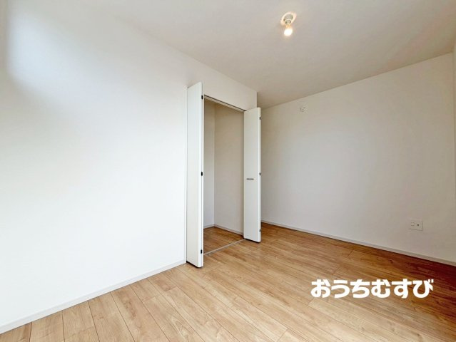 春日井市上条町2期(全2棟)の洋室