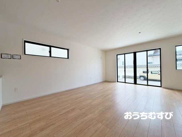 春日井市上条町2期(全2棟)の居間・リビング