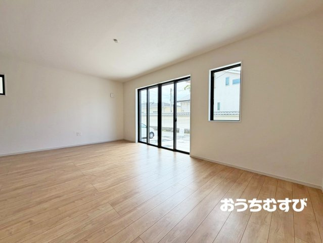 春日井市上条町2期(全2棟)の居間・リビング