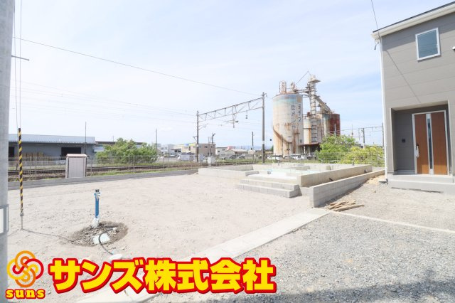 郡山市安積町笹川字高石坊　　　５号棟　　永盛小学校、安積中学区の外観|南東側から見た外観♪
