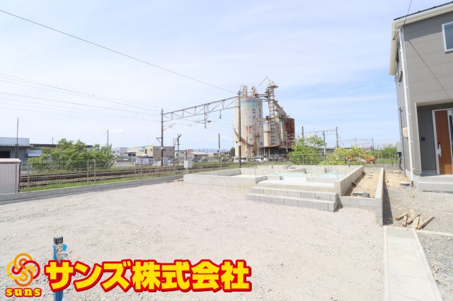 郡山市安積町笹川字高石坊　　　５号棟　　永盛小学校、安積中学区の外観|南東側から見た外観♪