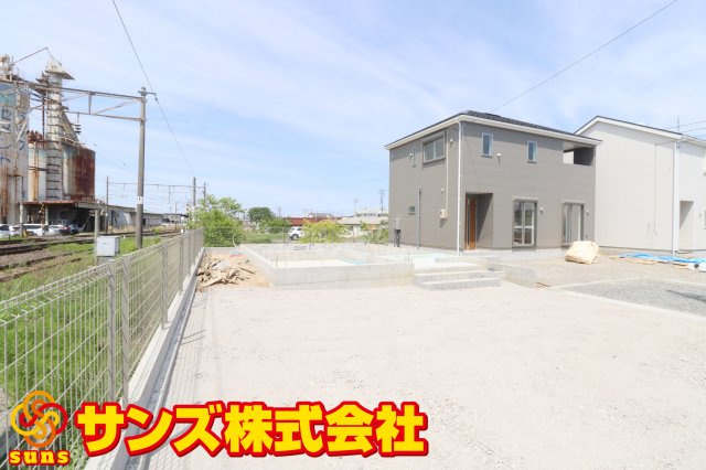郡山市安積町笹川字高石坊　　　５号棟　　永盛小学校、安積中学区の外観|南西側から見た外観♪