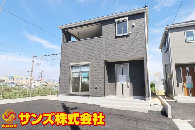 郡山市安積町笹川字高石坊　　　５号棟　　永盛小学校、安積中学区の外観|東側前面道路