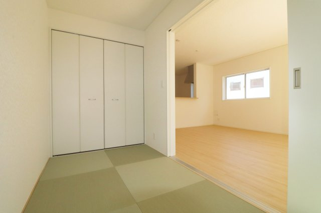 郡山市安積町笹川字高石坊　　　６号棟　　永盛小学校、安積中学区の和室