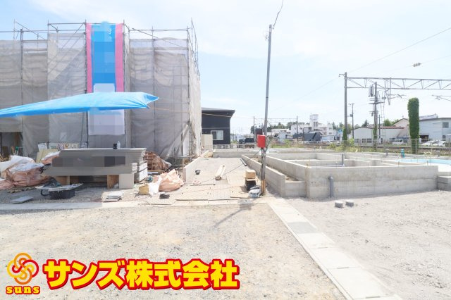 郡山市安積町笹川字高石坊　　　７号棟　　永盛小学校、安積中学区の外観|北側から見た駐車場を含む外観♪