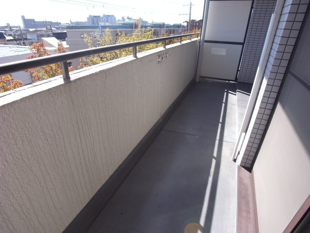ハッピーコート芦屋のバルコニー