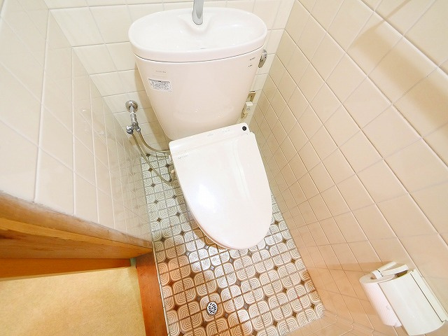 東九条町戸建（793-8）のトイレ|落ち着いたトイレです