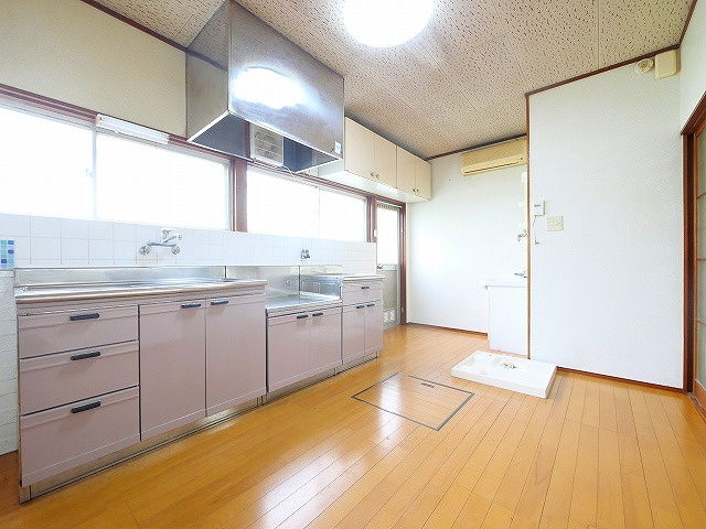東九条町戸建（793-8）の内装|内装は落ち着いています