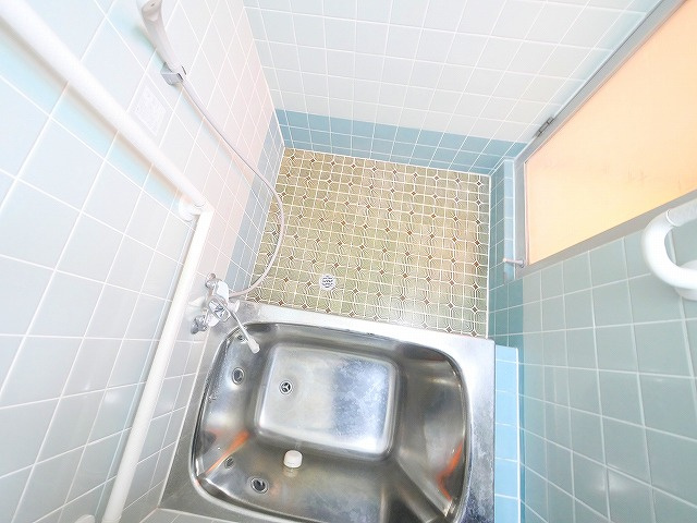 東九条町戸建（793-8）の浴室|きれいなお風呂です
