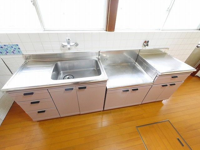 東九条町戸建（793-8）のキッチン|キッチンでお料理をお楽しみください
