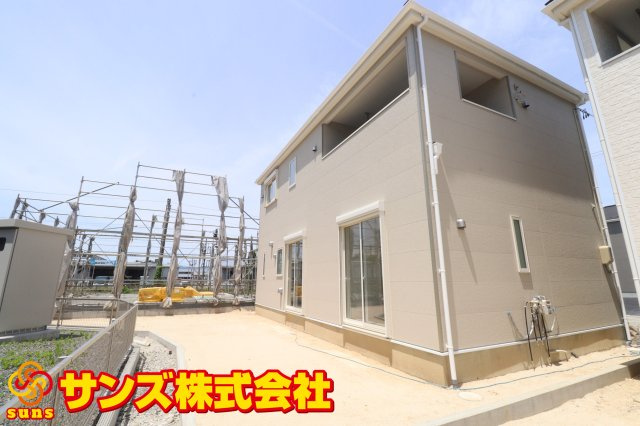 郡山市安積町笹川字高石坊　　　８号棟　　永盛小学校、安積中学区の外観|南東側から見た外観♪