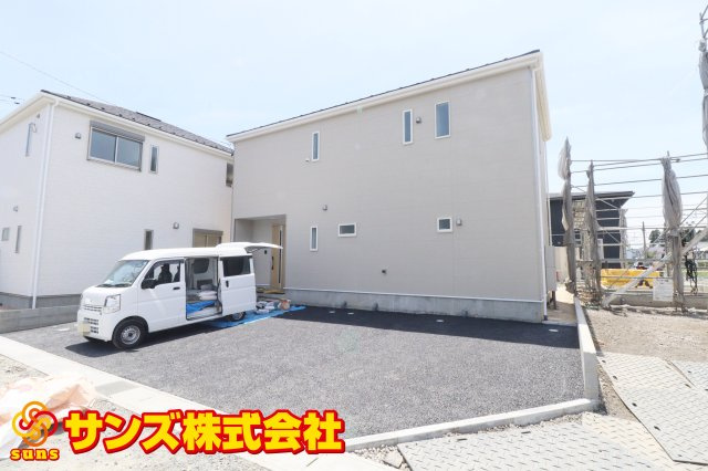 郡山市安積町笹川字高石坊　　　８号棟　　永盛小学校、安積中学区の外観|北西側から見た駐車場を含む外観♪