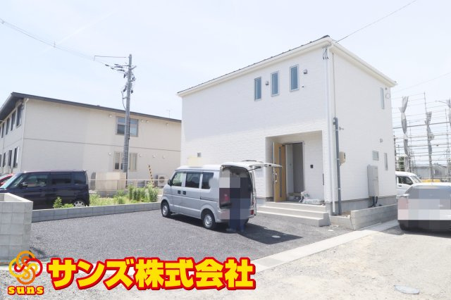 郡山市安積町笹川字高石坊　　　９号棟　　永盛小学校、安積中学区の外観|北東側から見た駐車場を含む外観♪