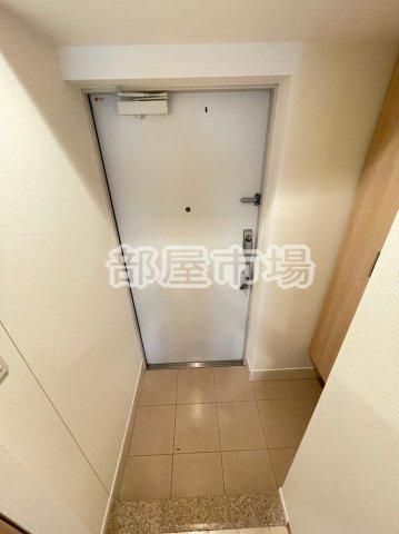 ライオンズクオーレ東京三ノ輪シティーゲートの玄関