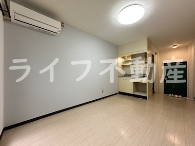 グロースハイツ菱屋西の居間・リビング