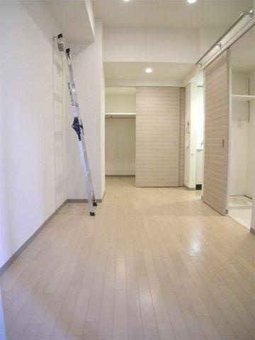 ルクレ立売堀の洋室