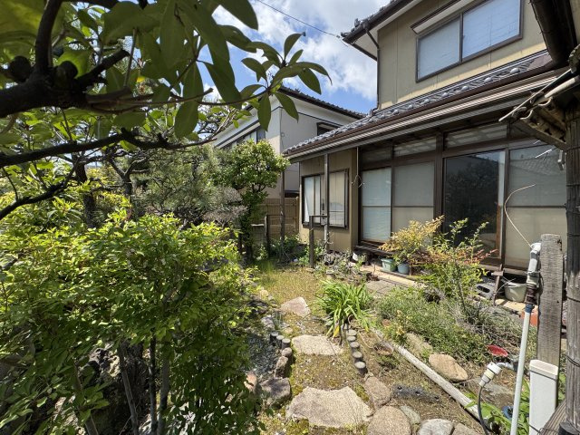東区中山6丁目　中古戸建の庭