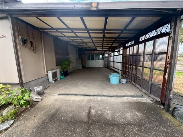 富津市二間塚　作業所兼居宅の駐車場