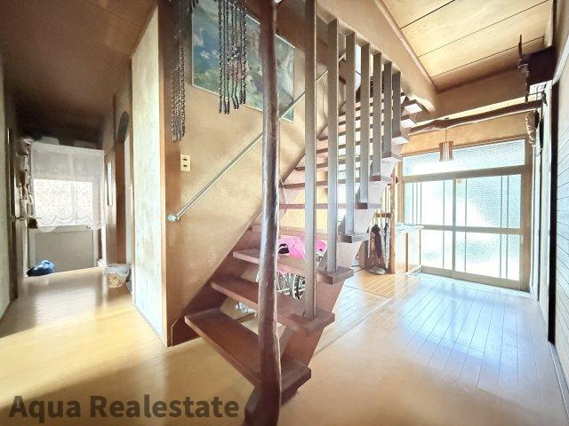 坂出市谷町　中古住宅の内装|明るい室内です