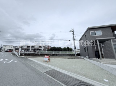 【外観】 | 御殿場市萩原 新築一戸建て | 現在建築中の外観画像です。ご内覧は同じメーカーの完成物件へご案内いたしますので、いつでもご相談ください！
